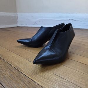 Sleek Black M Gemi Pointed Toe Heels